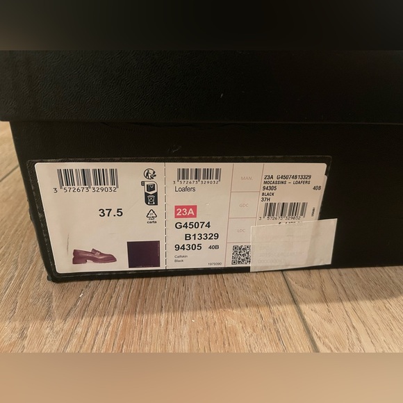 Chanel Black Leather Loafers 37.5 - Picture 6 of 6